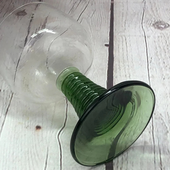 vintage green stem cordial wine glass with etched grapevine - Picture 4 of 6